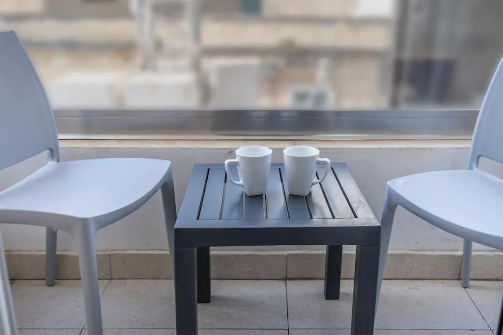 Studio Room 11 With Kitchenette In The Heart Of St Julians Saint Julian's