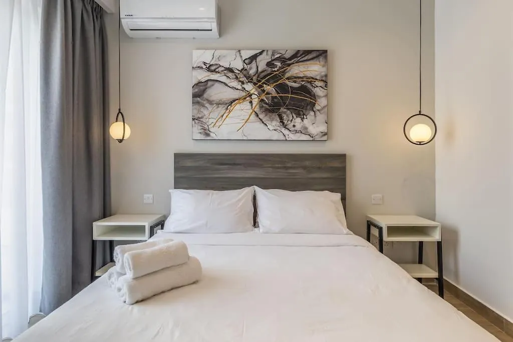 Studio Room 11 With Kitchenette In The Heart Of St Julians Saint Julian's 0*,
